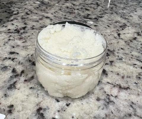 DIY Vanilla Sugared Lip Scrub