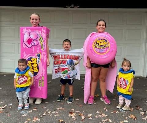 Sticky, Sweet Halloween Treats - DIY Bubble Gum Halloween Costume