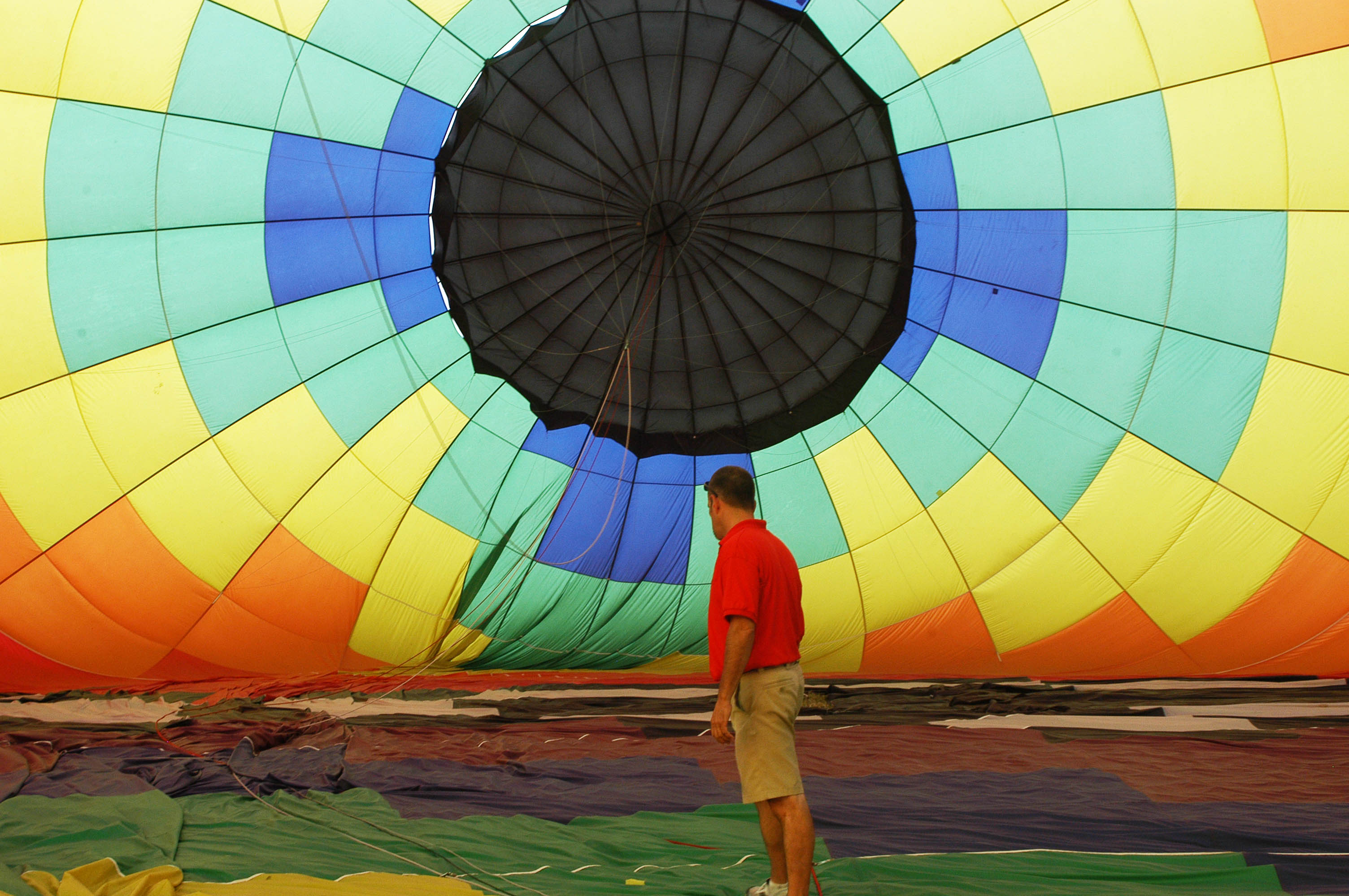 1.  Pilot does preflight inspection from inside during cold inflate.JPG