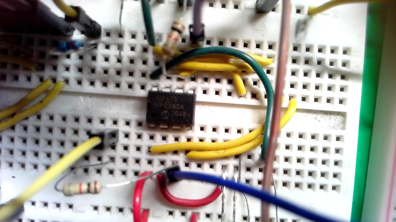 12F675 breadboard.jpg