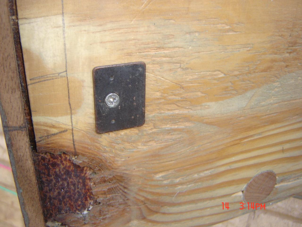 220314 Electric Fence Box Catch (3) - Copy.JPG