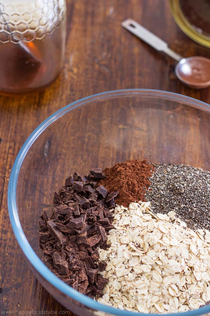 5-Ingredient-Dark-Chocolate-Granola-Ingredients.jpg