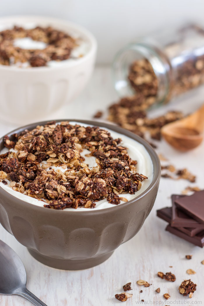 5-Ingredient-Dark-Chocolate-Granola.jpg