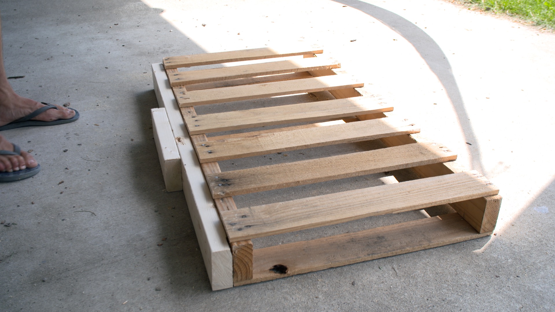 Build a Pallet Bike Rack8.jpg