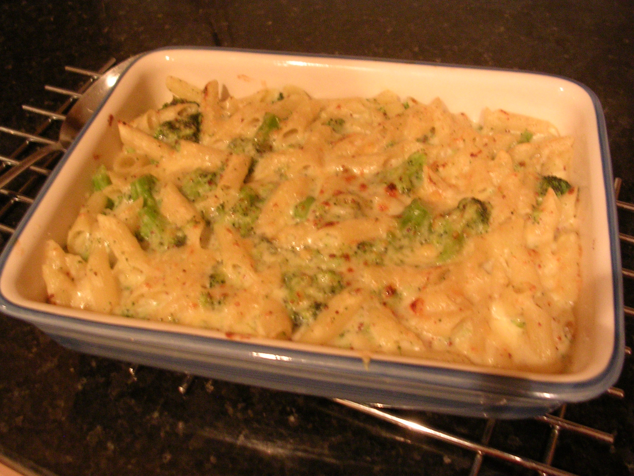 Cheesy penne and broccoli bake.JPG