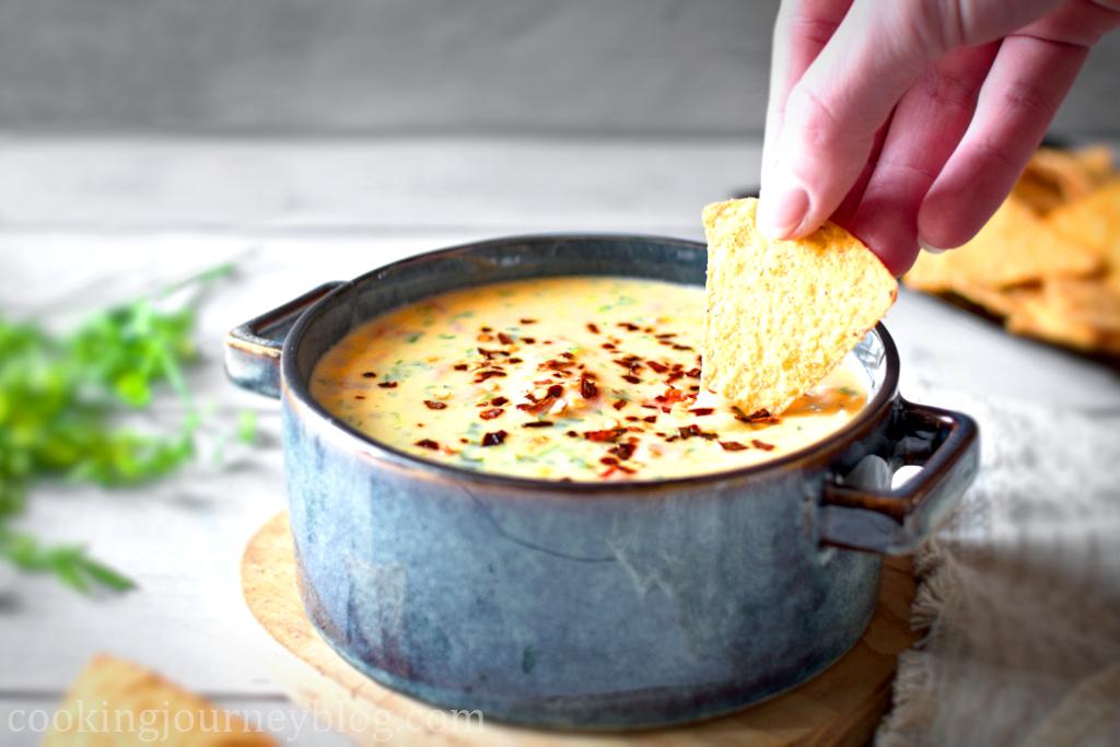 Chile con Queso &ndash; Mexican Cheese Dip Recipe 1.jpg