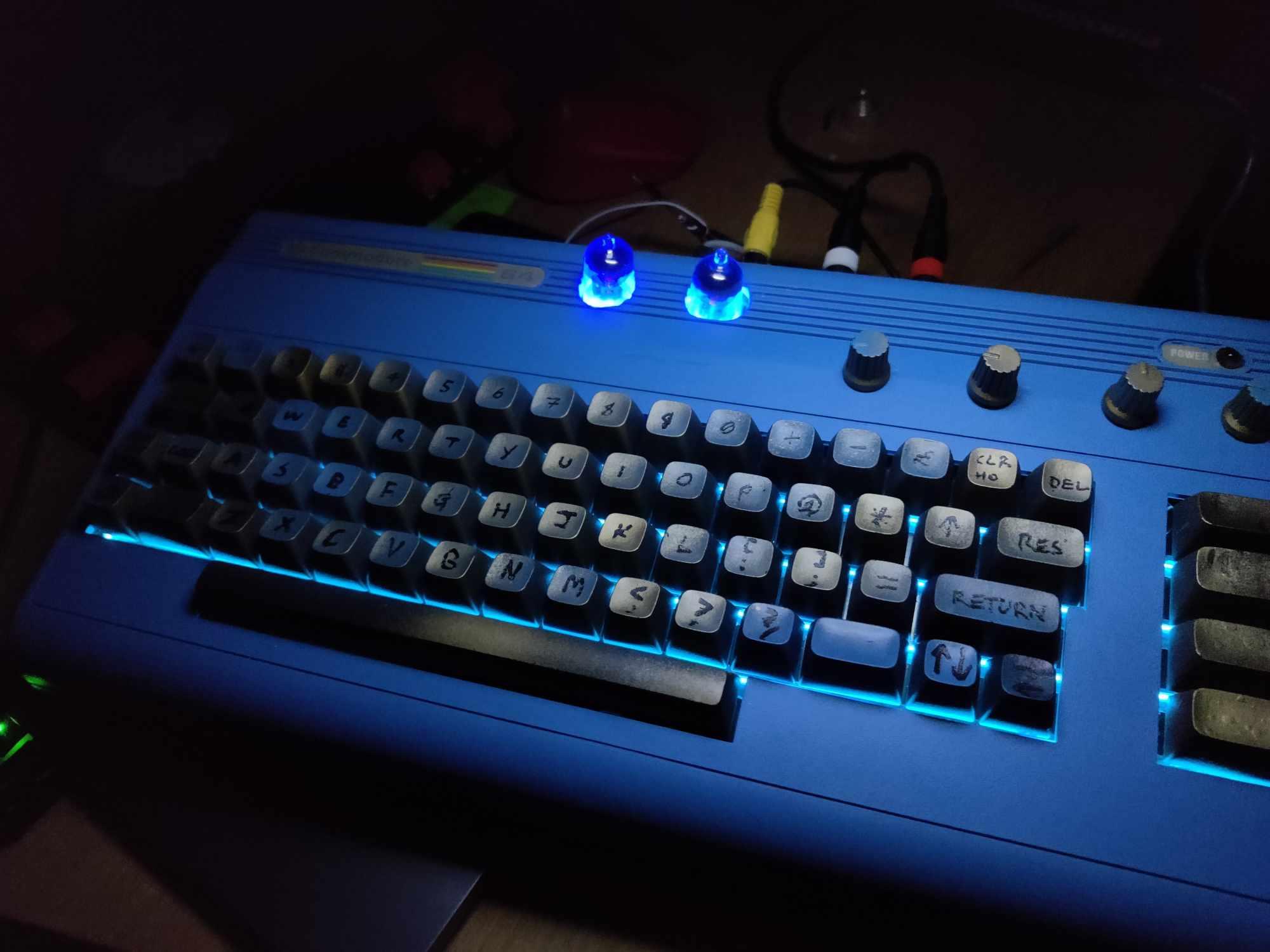 Commodore-64-Keyboard-Illumination-in-the-dark.jpg