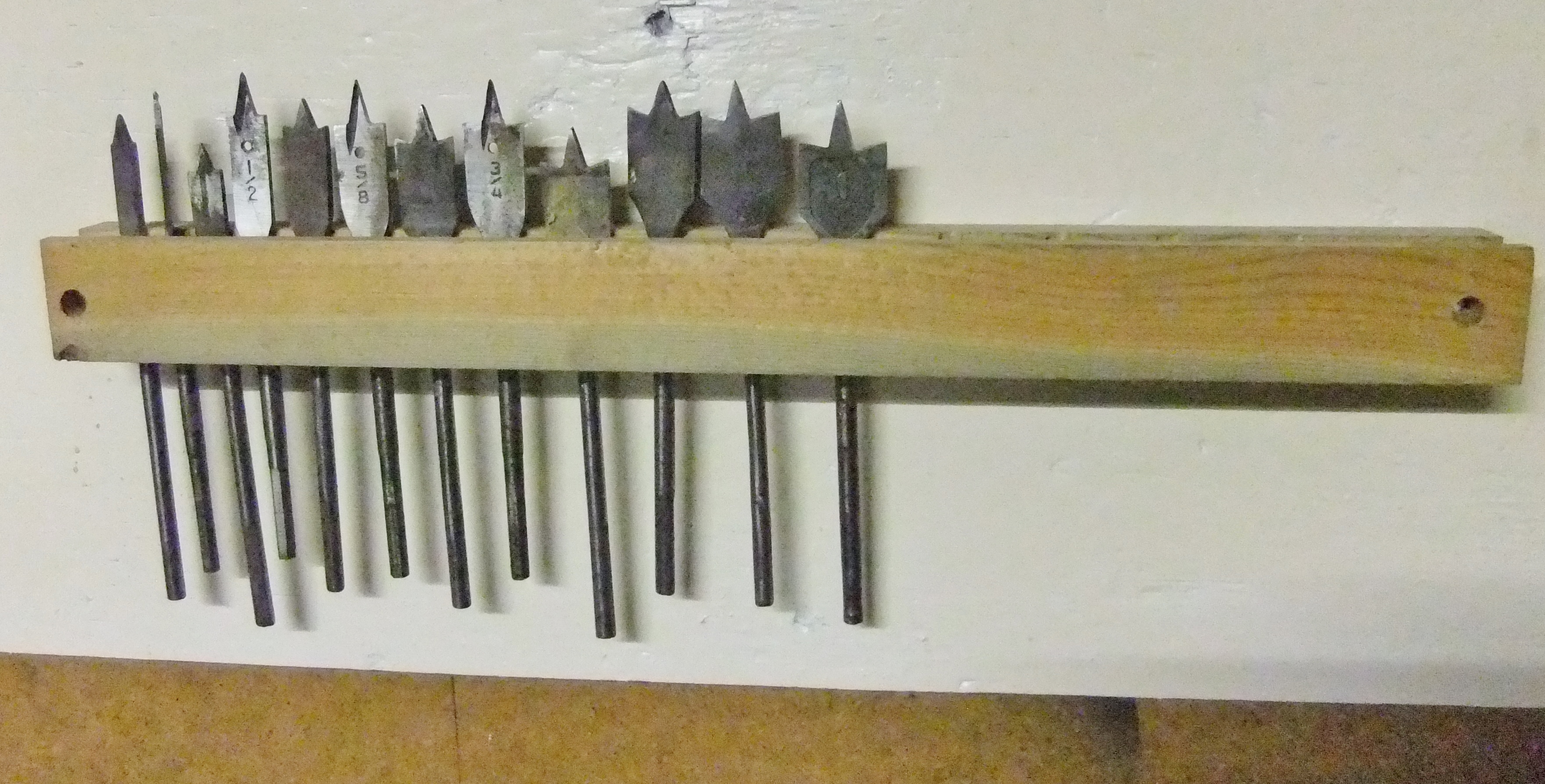 DIY Spade Bit Wall Rack 1A.JPG