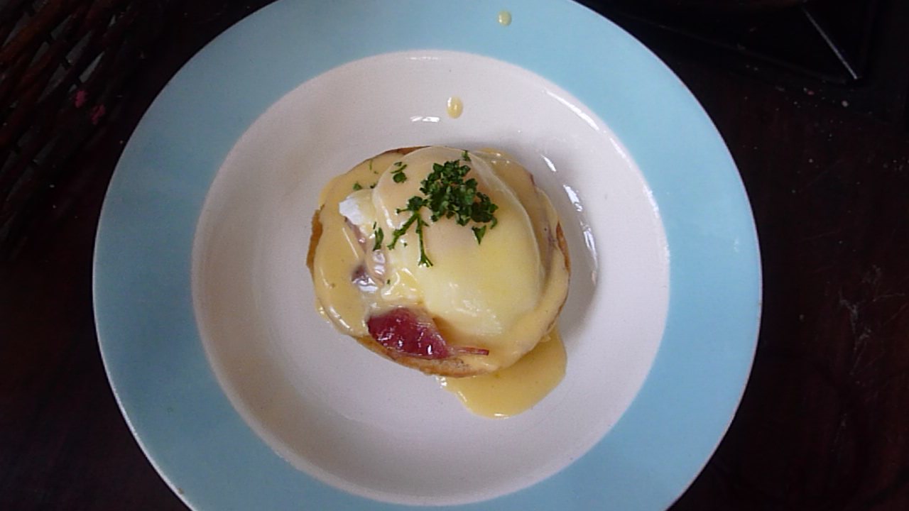 Eggs benedict 043.JPG