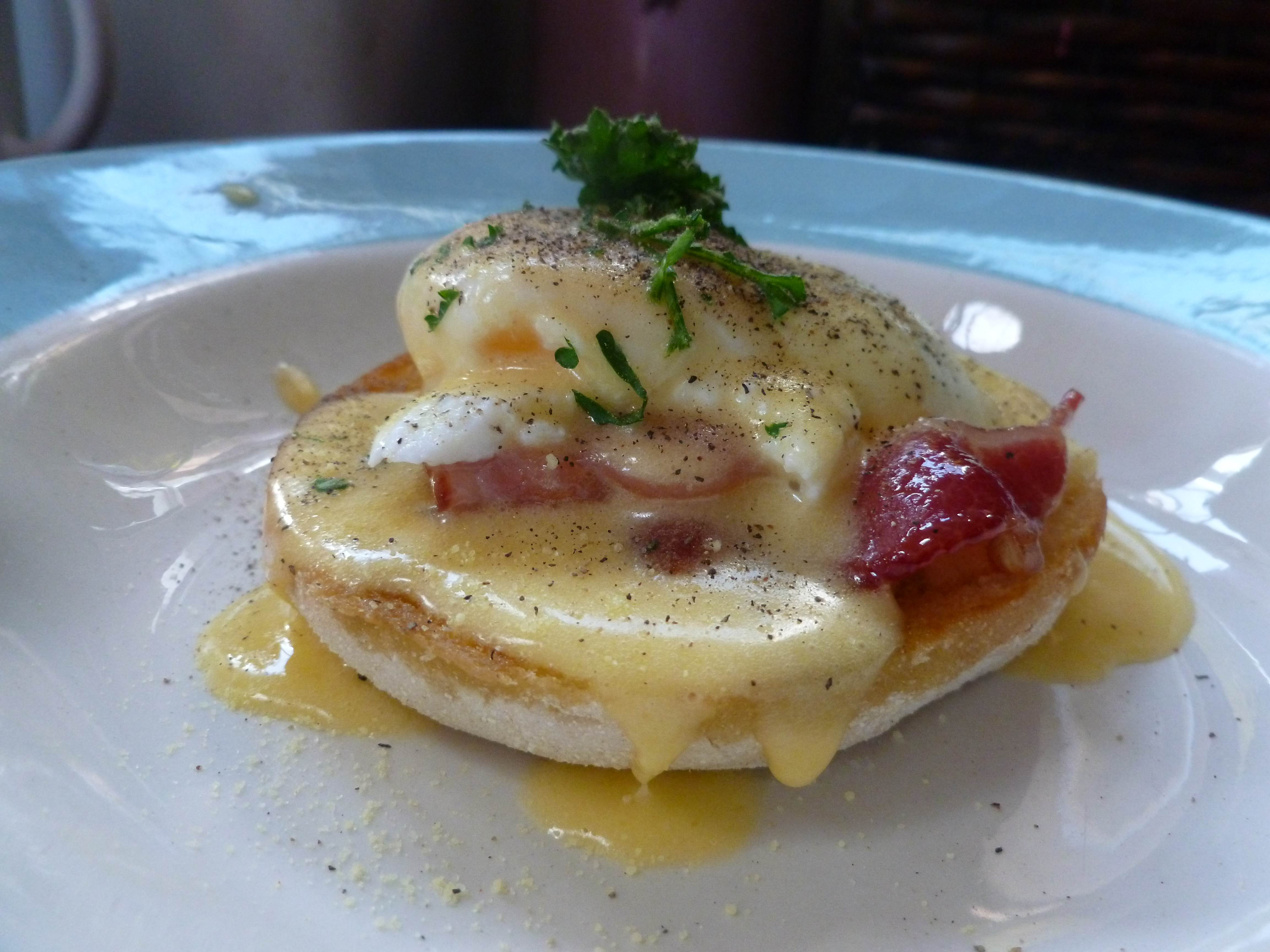 Eggs benedict 045.JPG