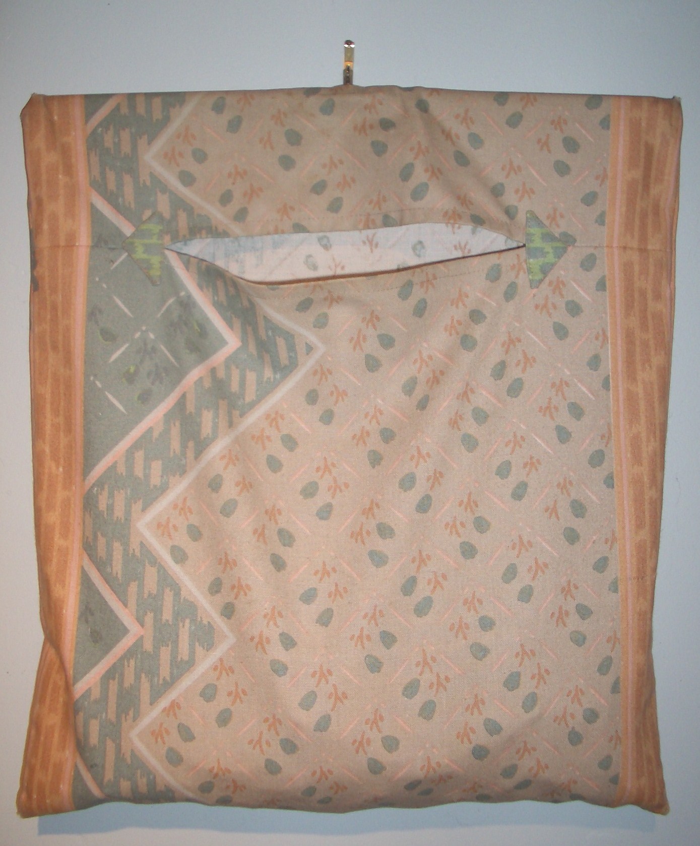 Finished peg bag.JPG