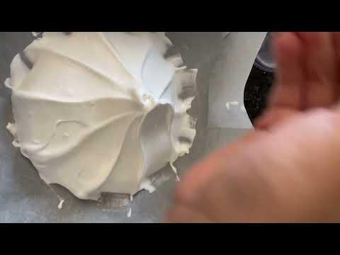 Giant meringue cookie-how to shape for baking