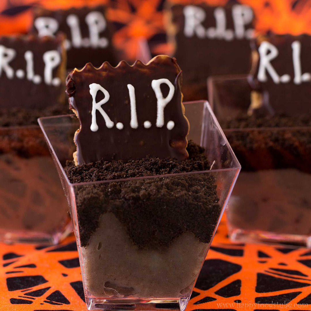 Halloween-RIP-Dessert-Shots.jpg