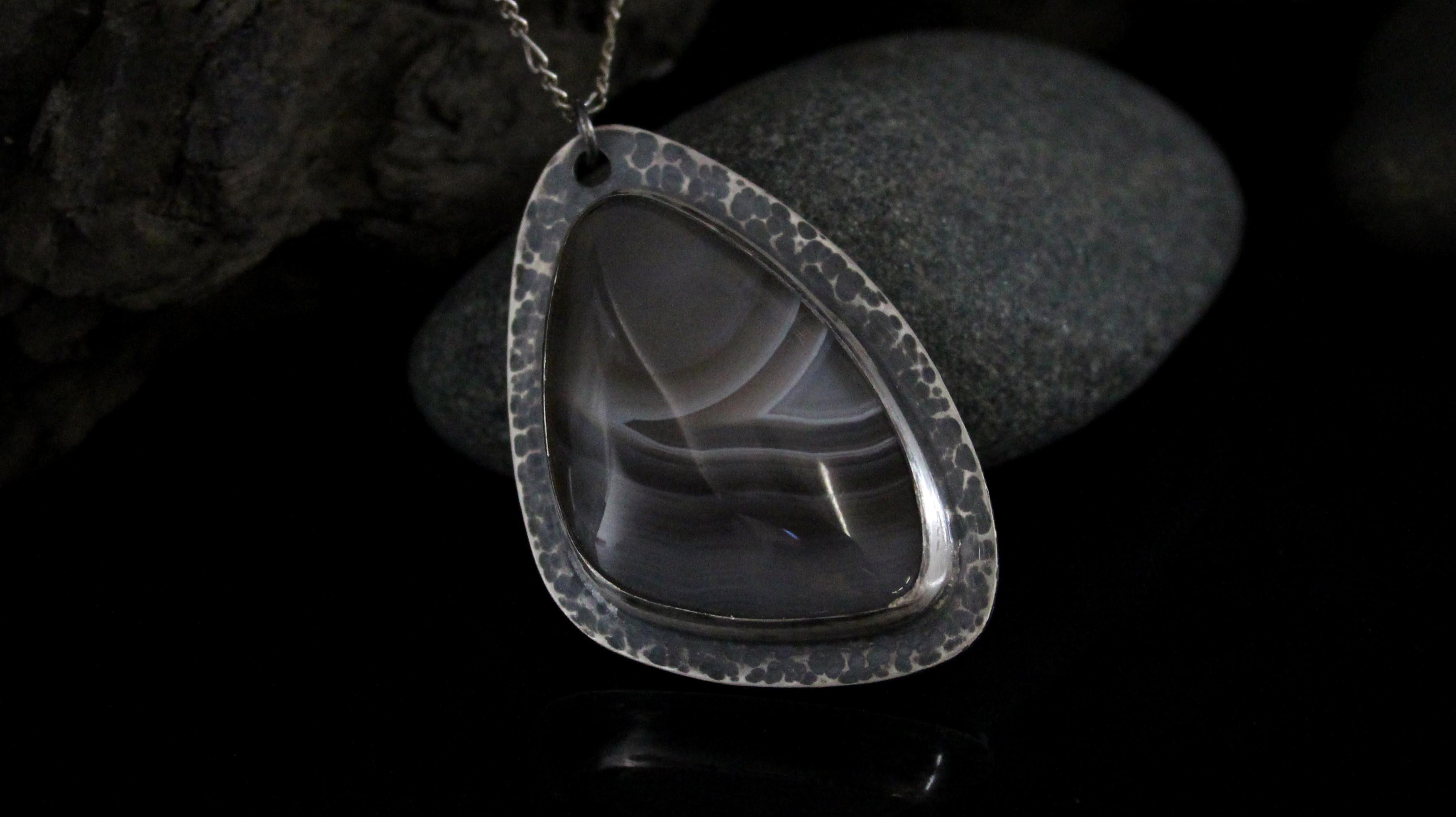 Hammered Silver Agate Pendant 1.JPG