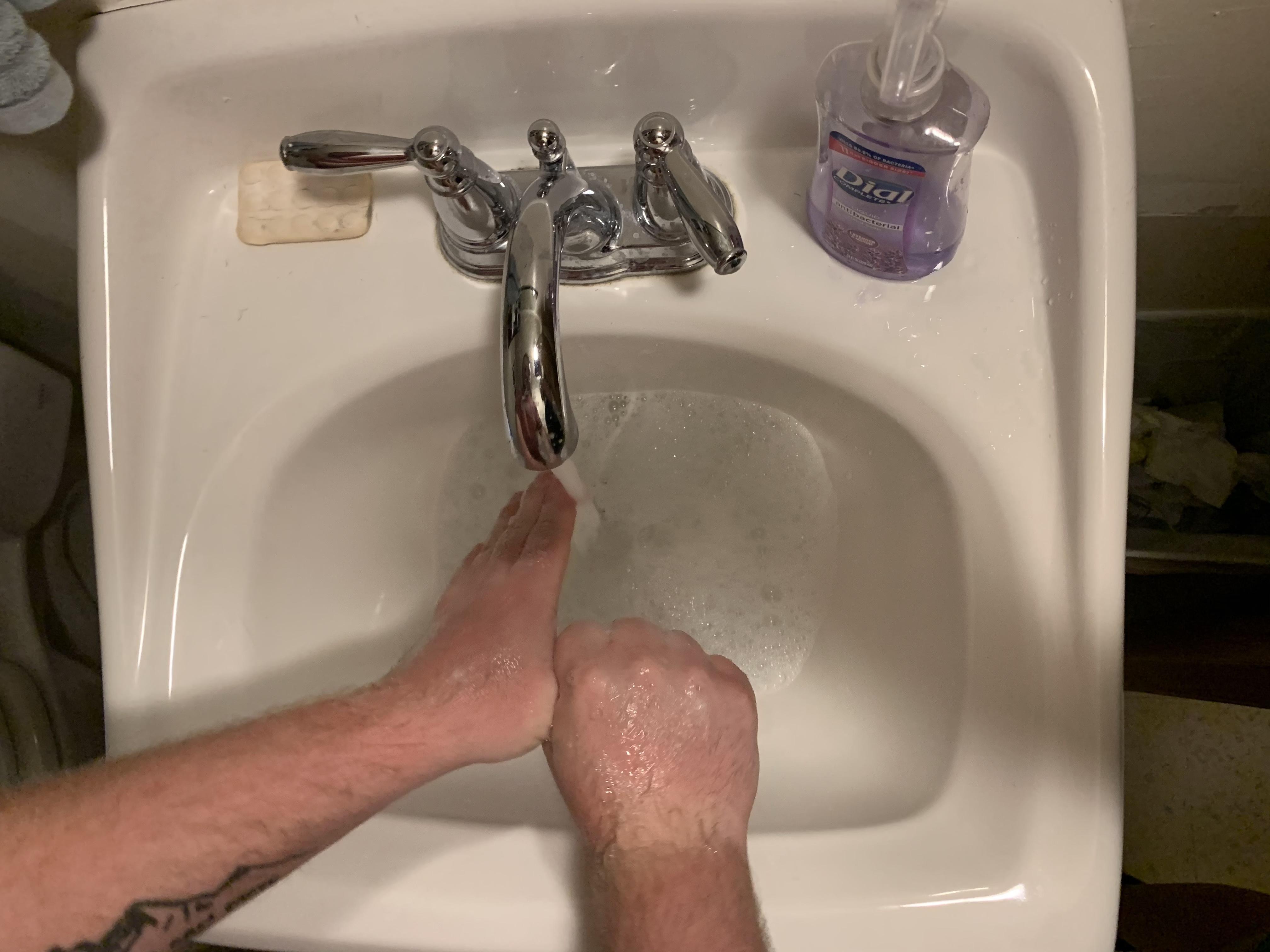 Handwashing Step 7.jpg