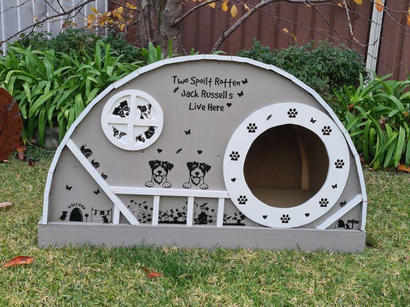 Hobbit style dog house (50).jpg