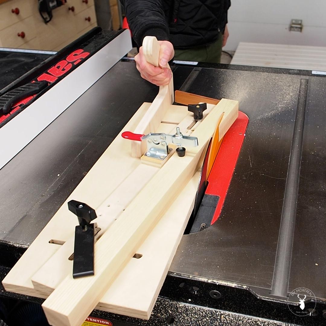 Homemade tapeing jig for the table saw.jpg