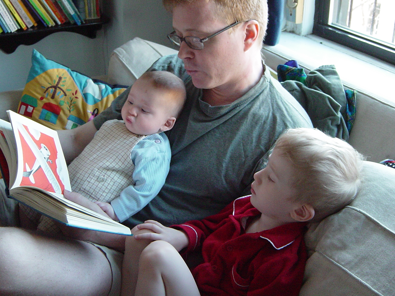 J reads to T and R3.jpg