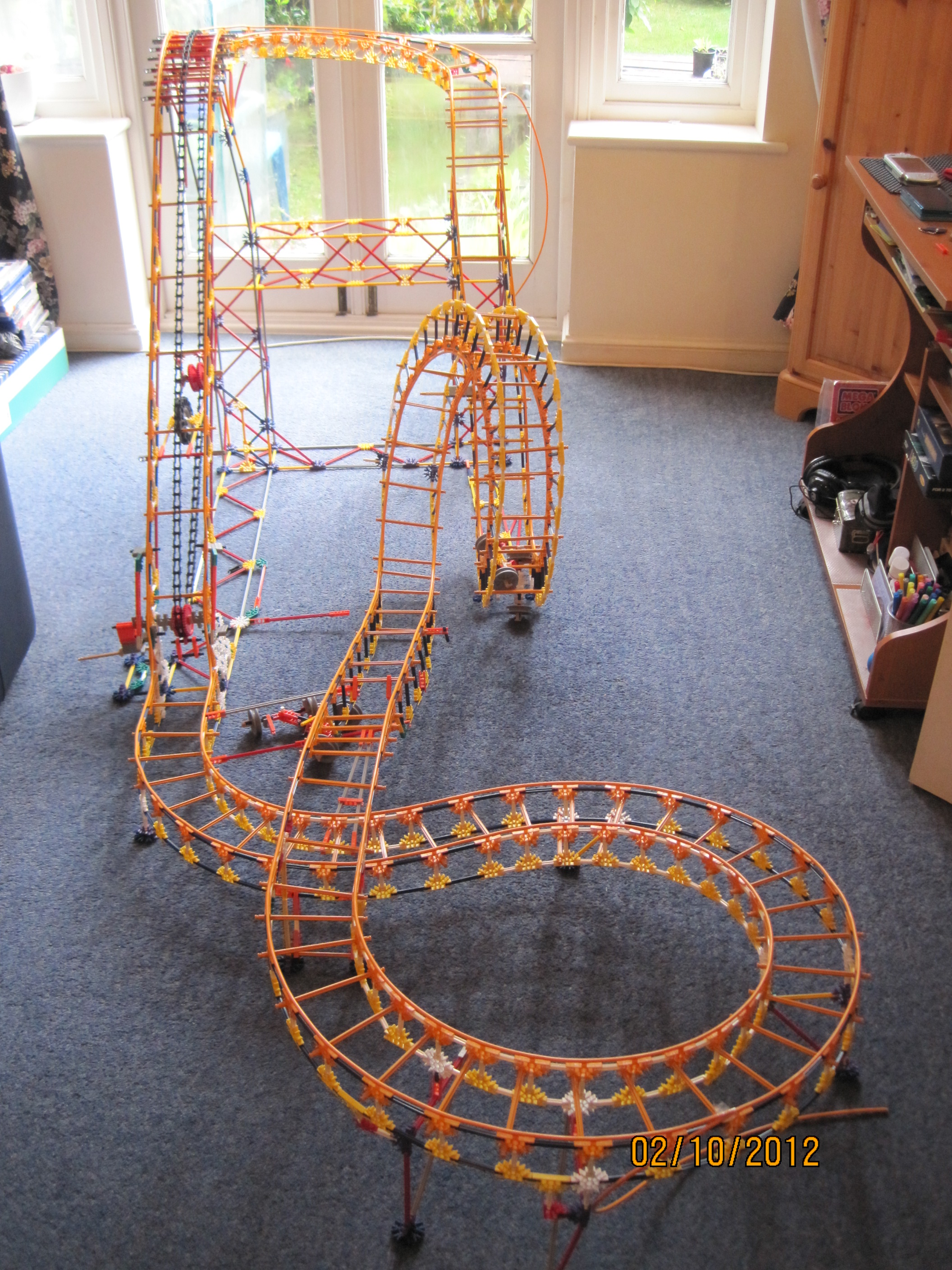 Knex roller coaster (4).JPG