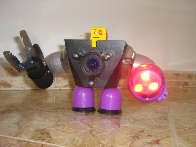 MECHA ROBOT light 004.jpg