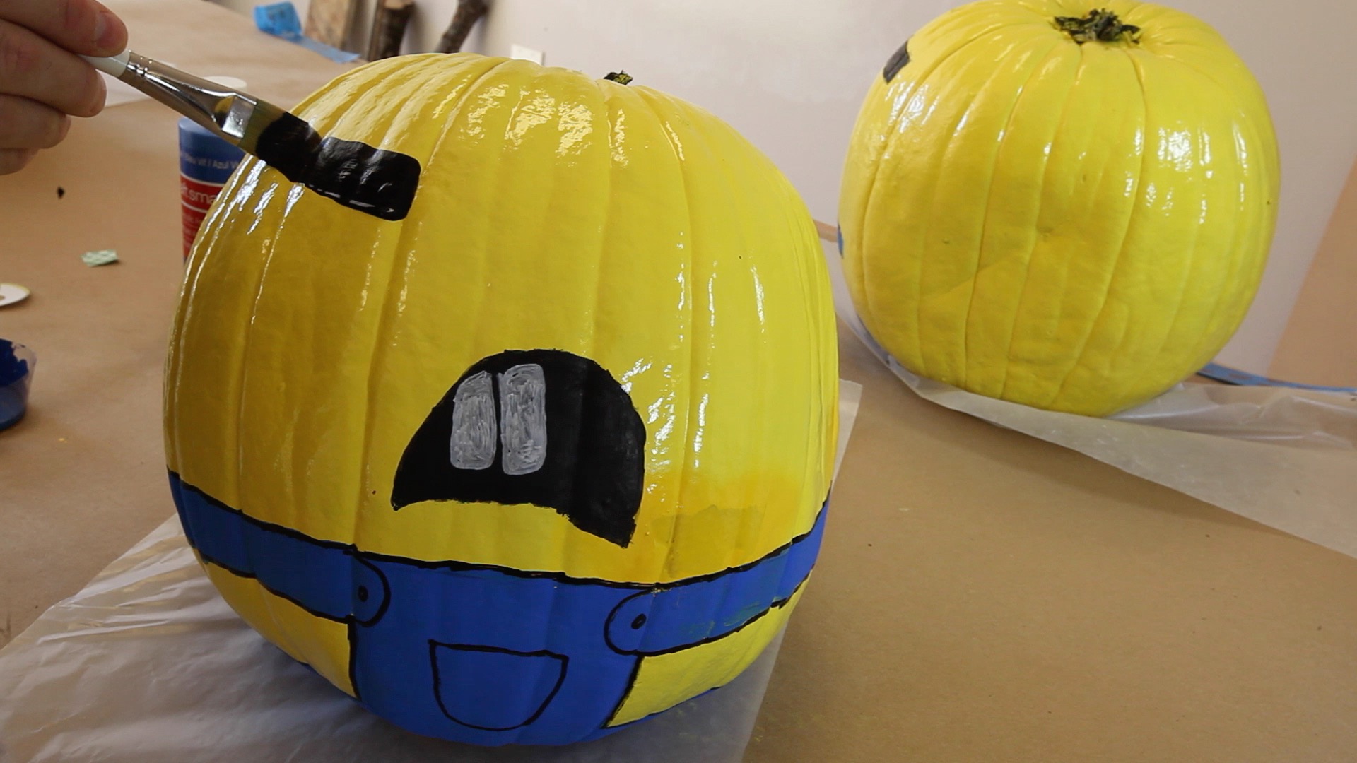 Make Minion Pumpkins for Halloween 0009.jpg