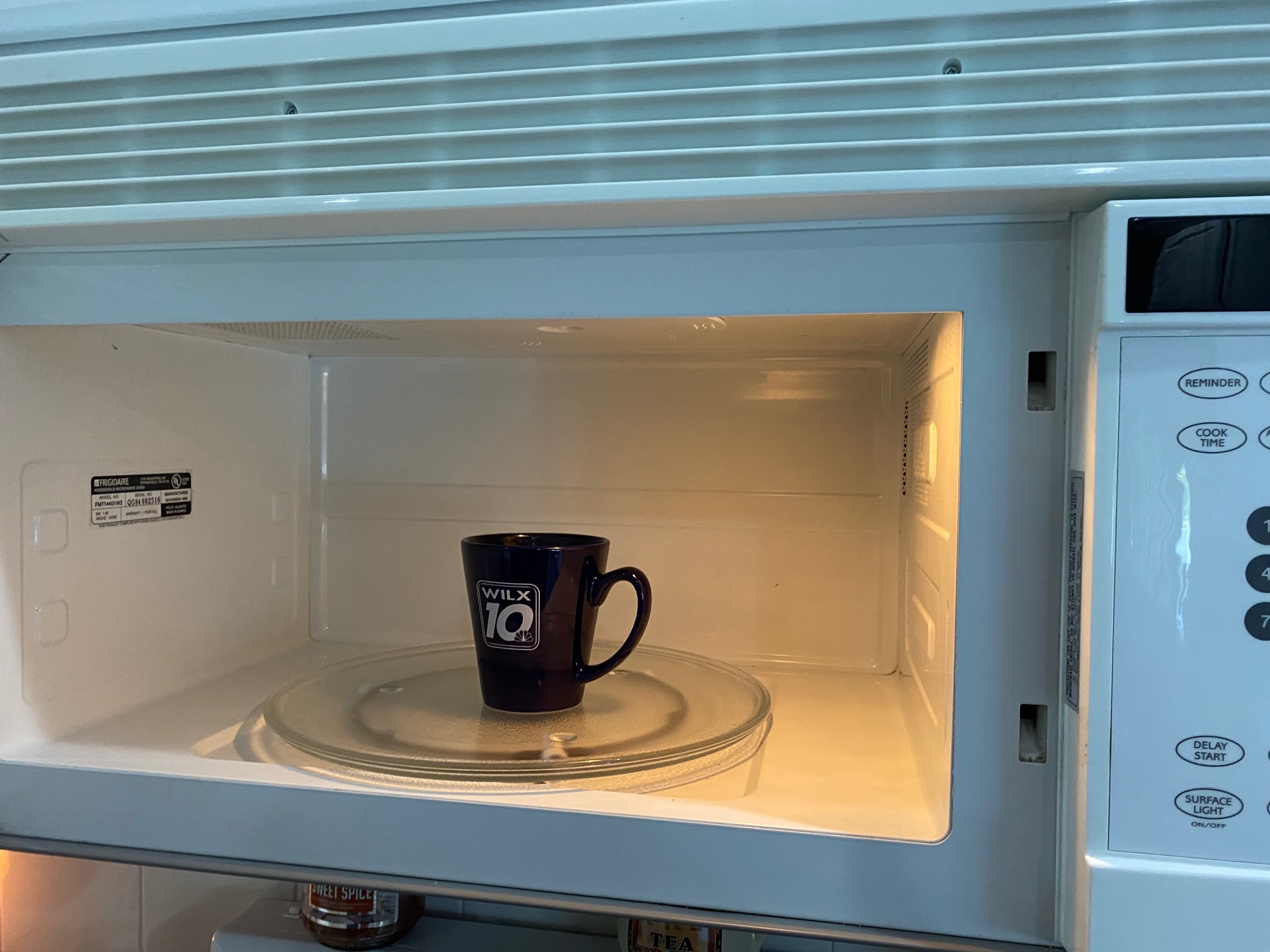 Mug_in_microwave.jpg