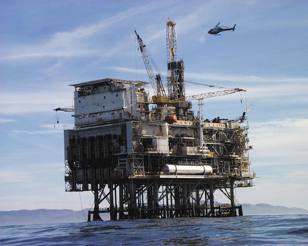 Oil_platform.jpeg