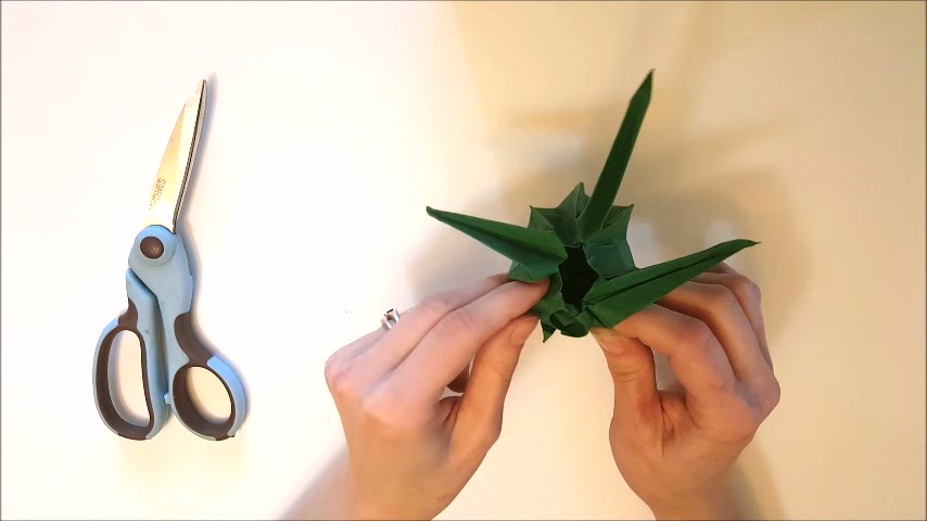 Origaminis - How to Fold a Beholder_Moment(20).jpg