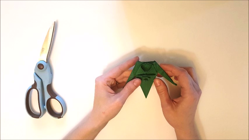 Origaminis - How to Fold a Beholder_Moment(27).jpg