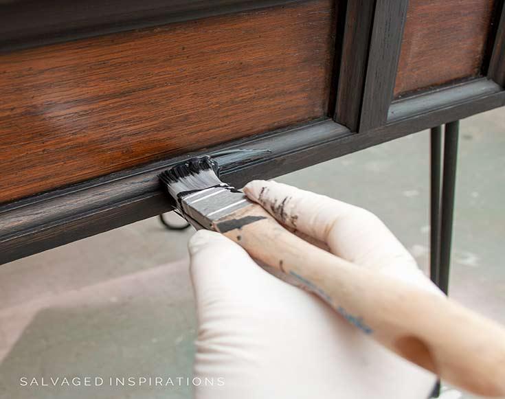 Painting-Table-with-Silk-Paint-in-Anchor.jpg