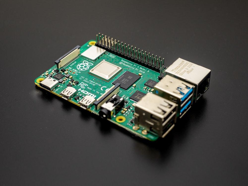 Raspberry_Pi_4_Model_B.jpg