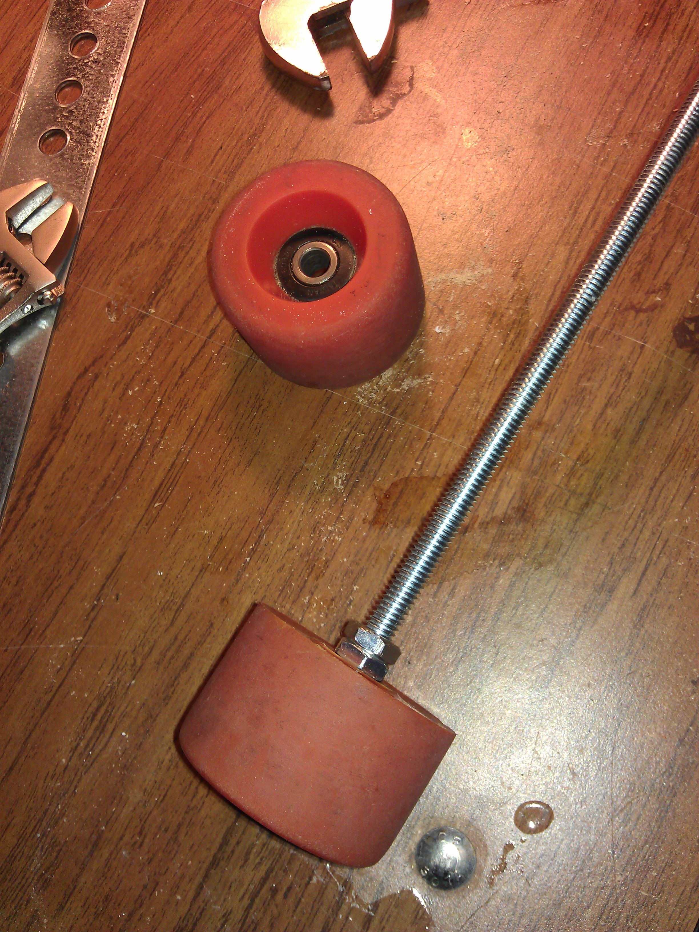 Skate bearing on leadscrew.jpg