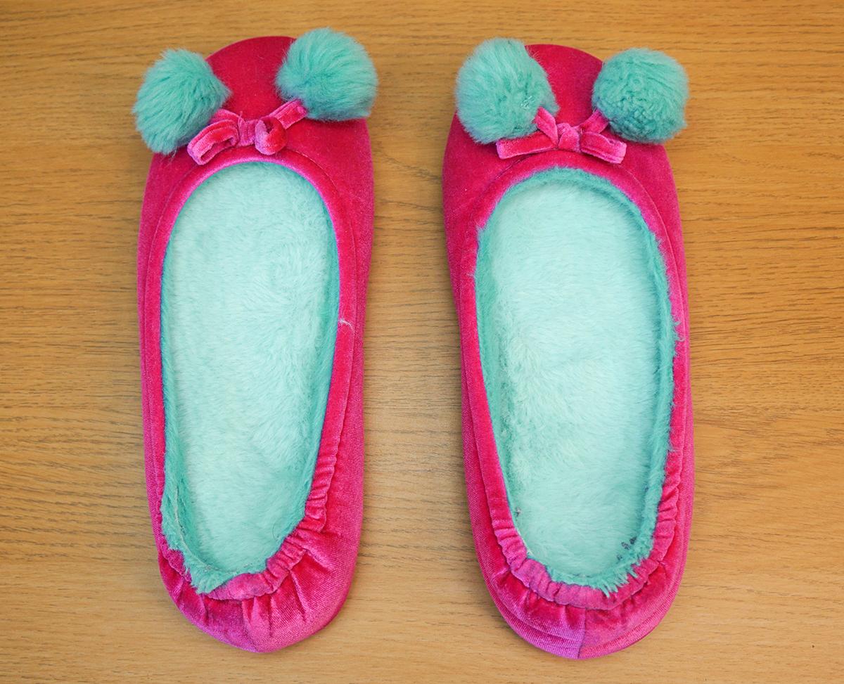 Slippers 4a.jpg