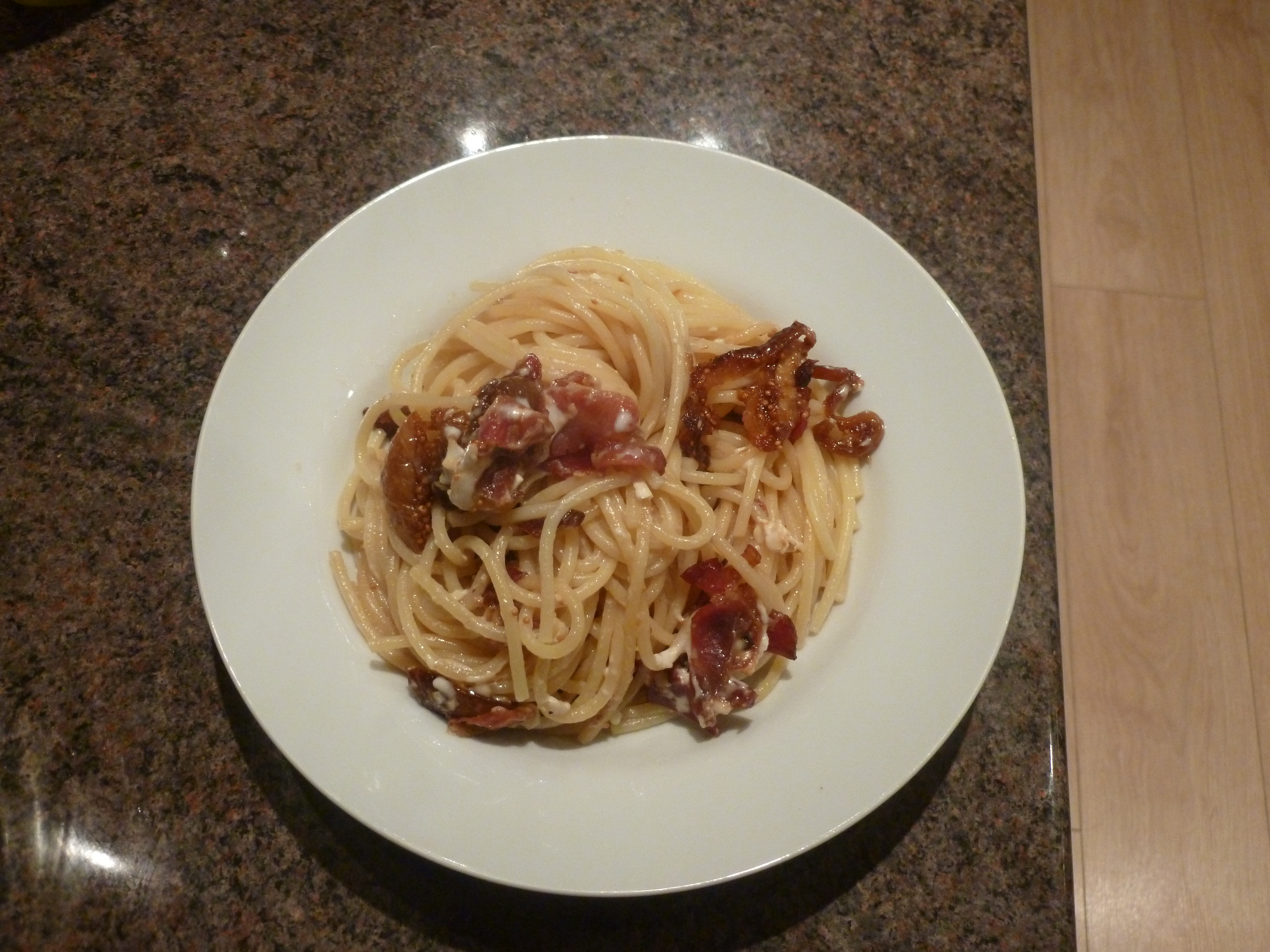 Spaghetti with Prosciutto, Dried Figs, and Goat Cheese 025.JPG