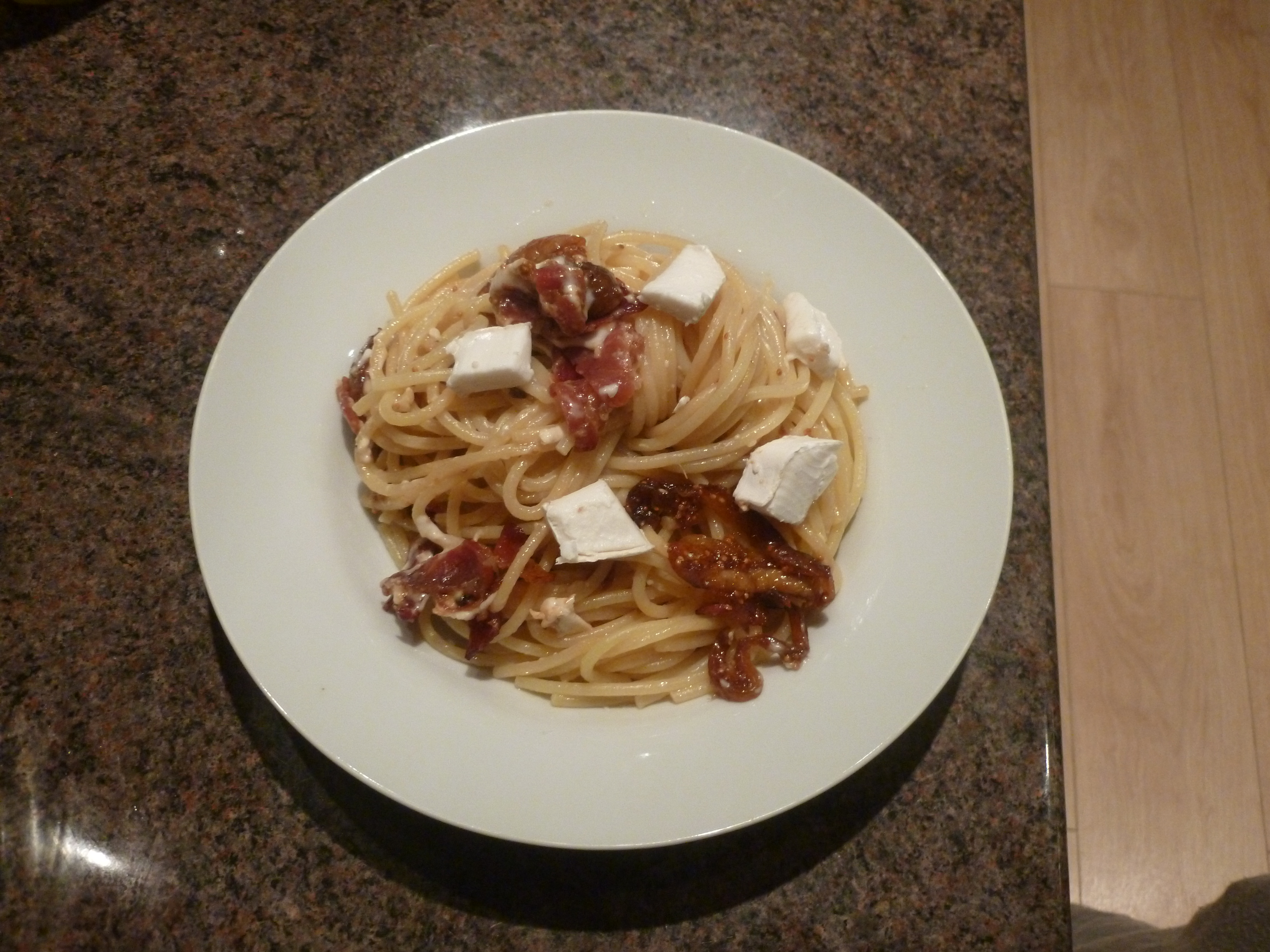 Spaghetti with Prosciutto, Dried Figs, and Goat Cheese 026.JPG