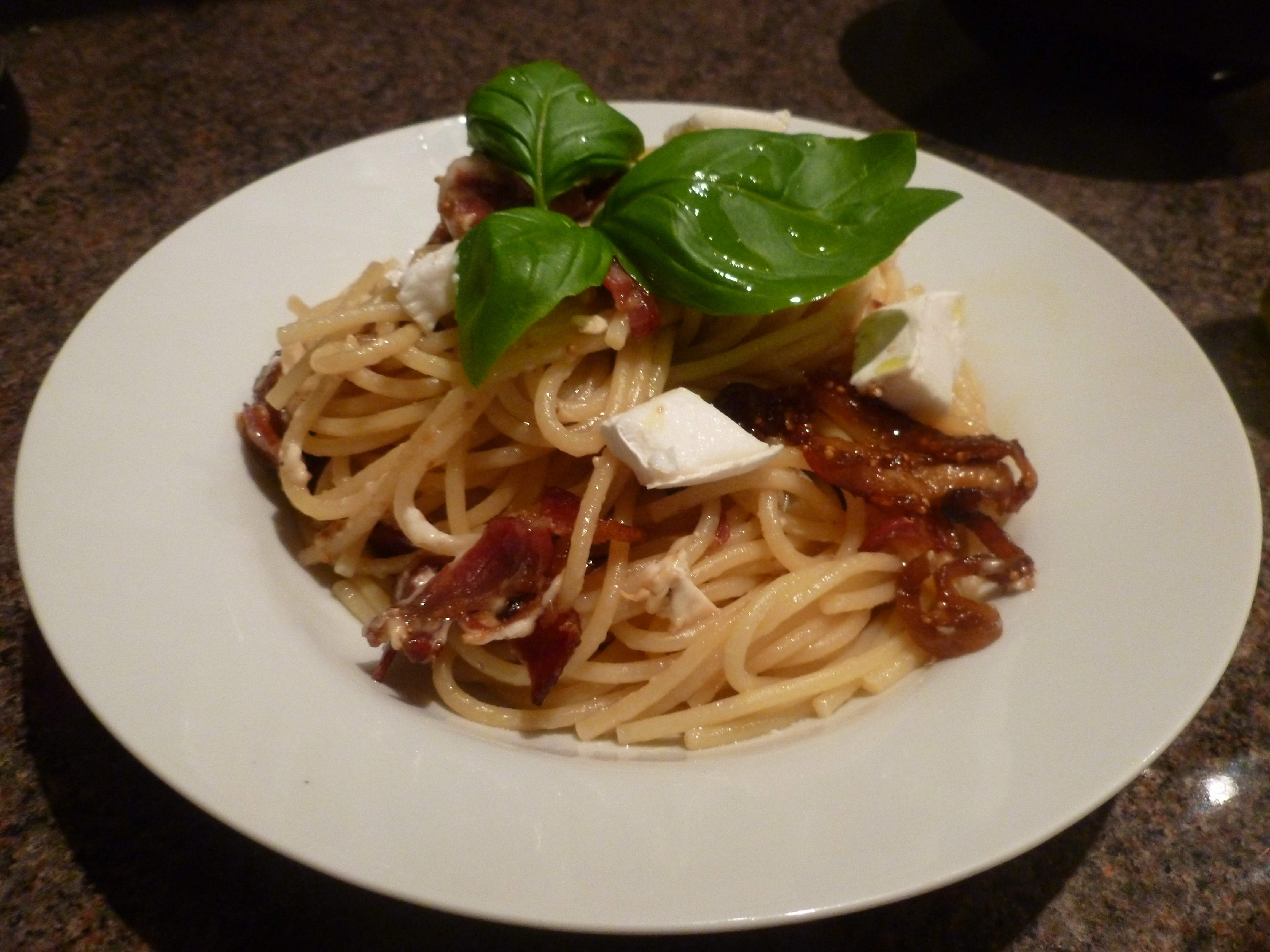 Spaghetti with Prosciutto, Dried Figs, and Goat Cheese 031.JPG