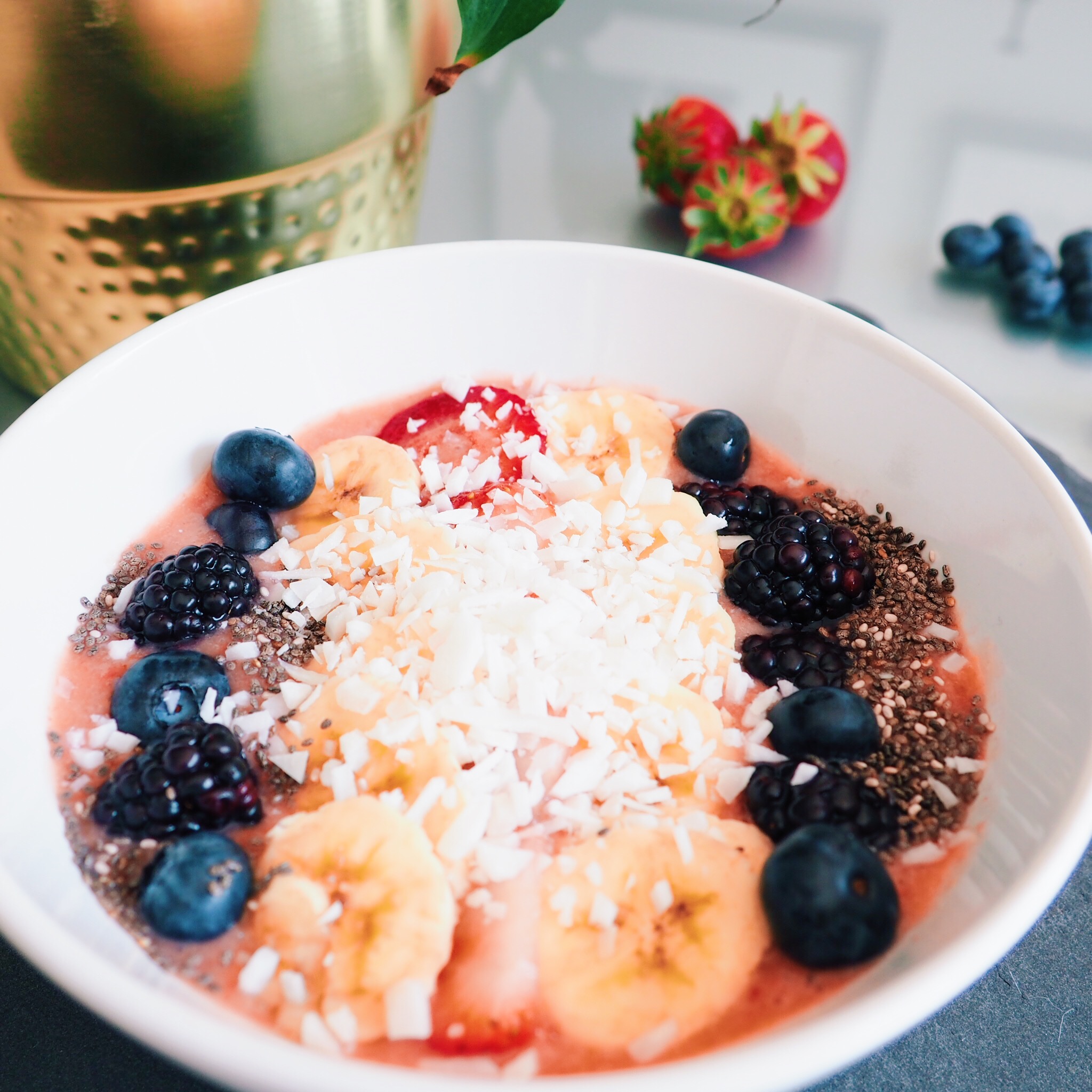 Tropical Berry Smoothie Bowl (3).JPG