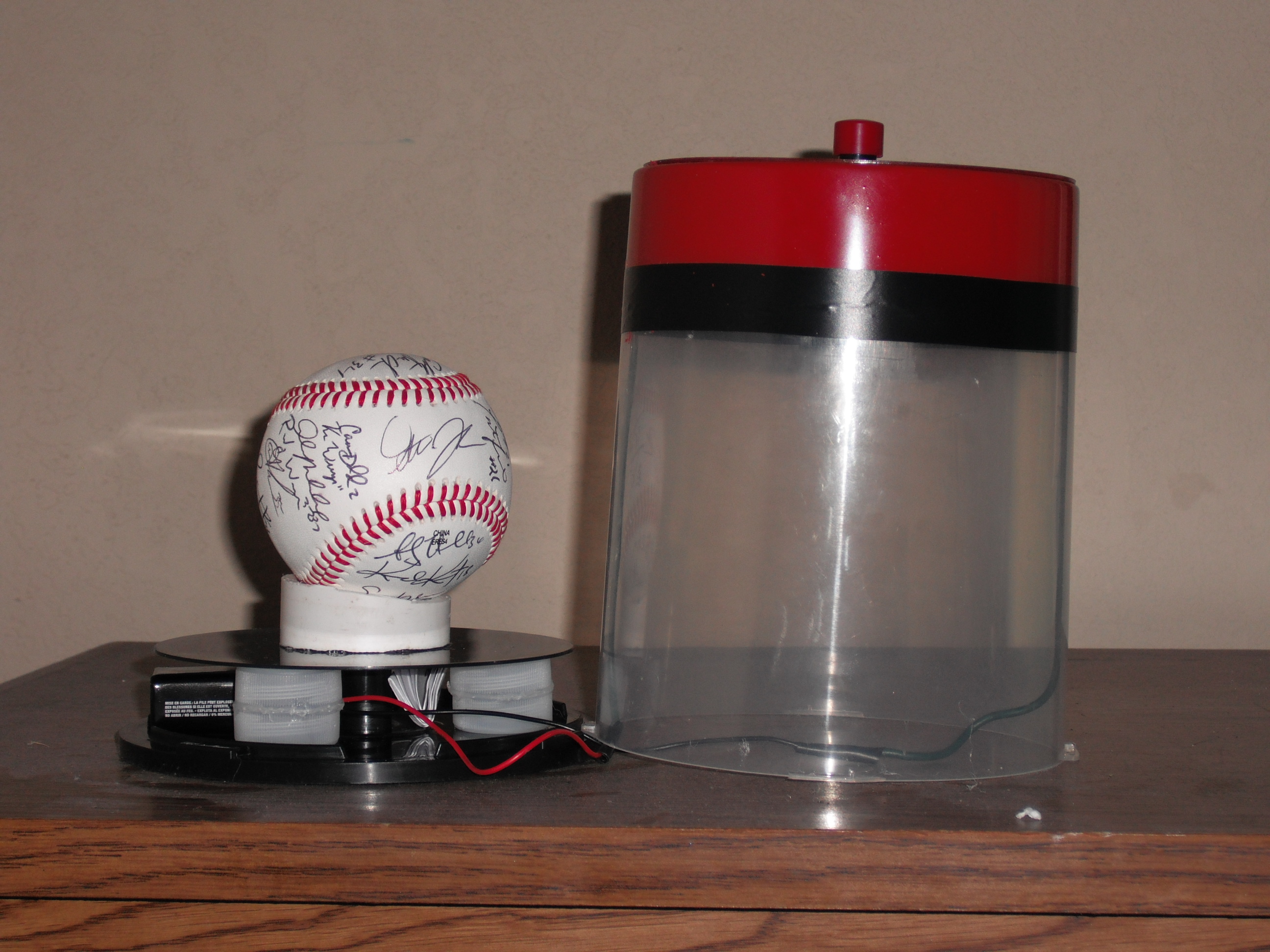 autograph baseball display 095.JPG