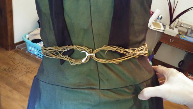 belt made of vines.jpg