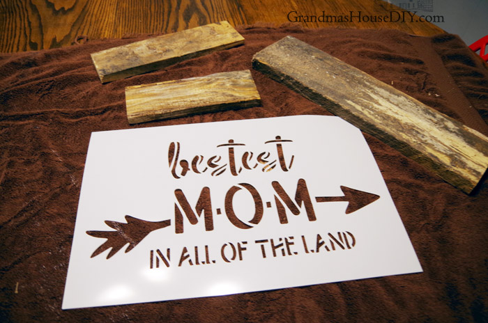 diy-sign-for-mom.jpg