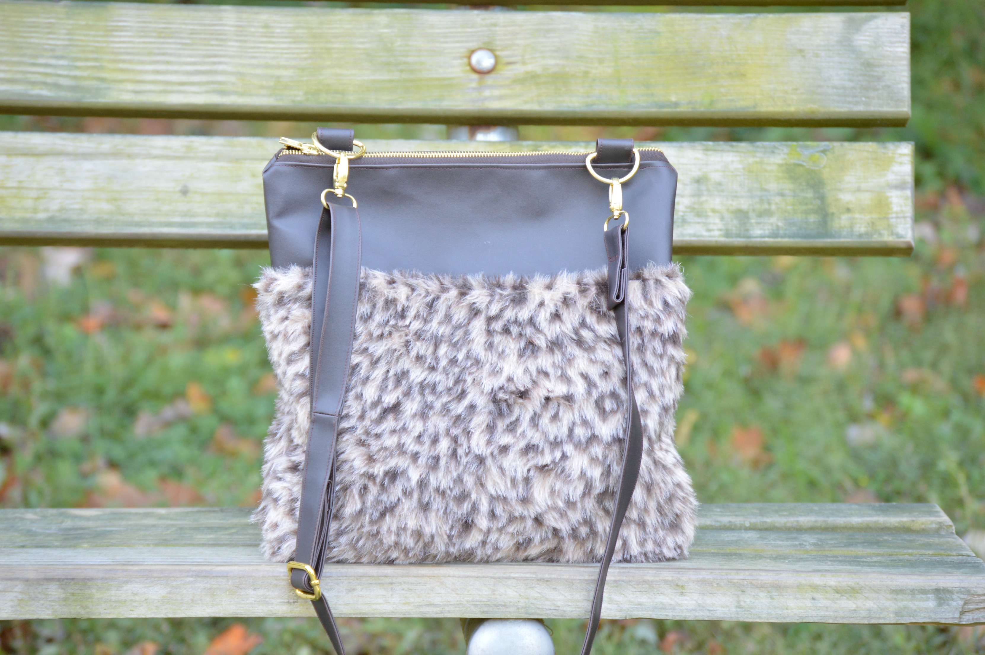 faux fur bag diy.jpg