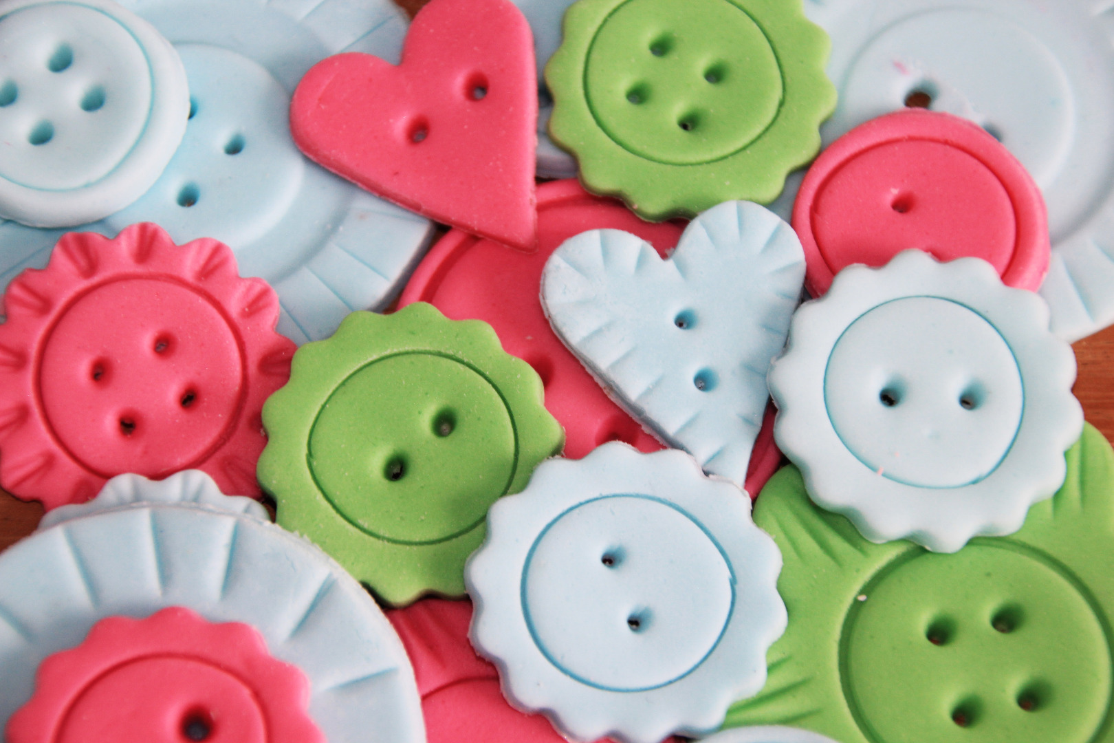 fondant buttons.jpg