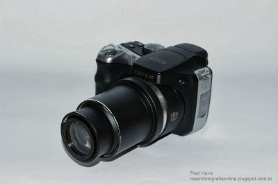 fuji camera with coupled binocular lenses.jpg