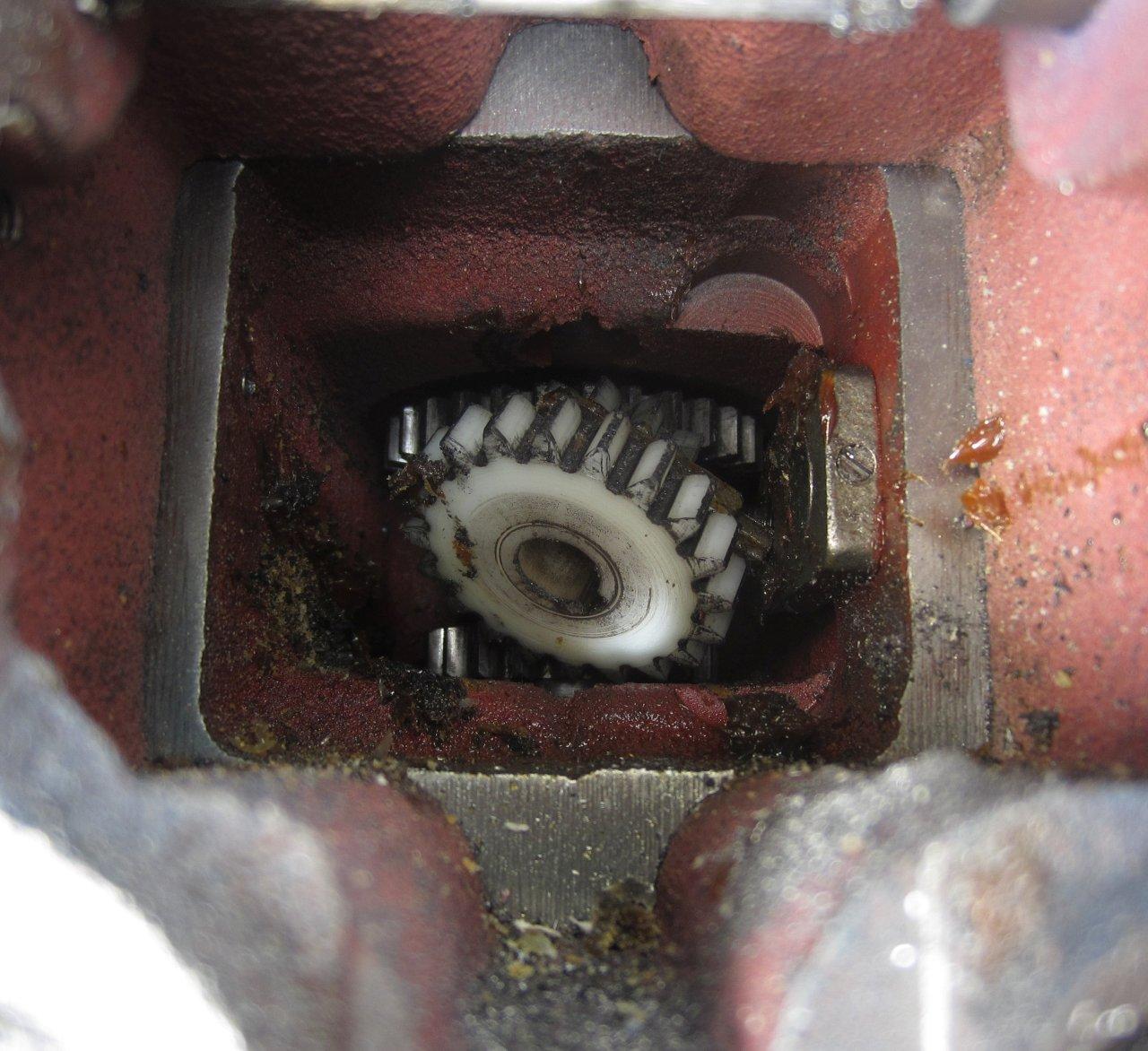 gearbox inside.JPG