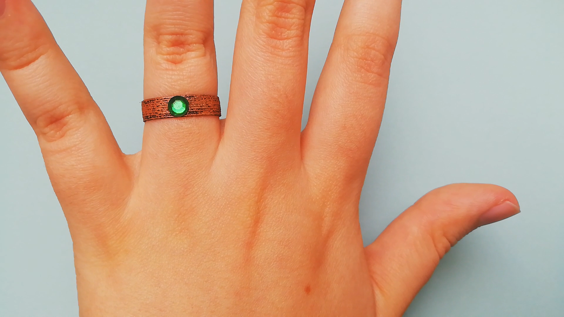 green ring.png