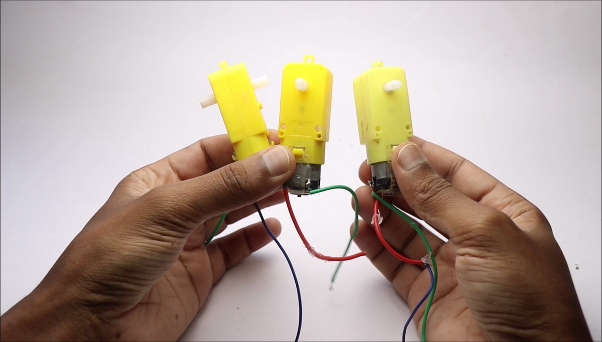 how to make solar car (20).png