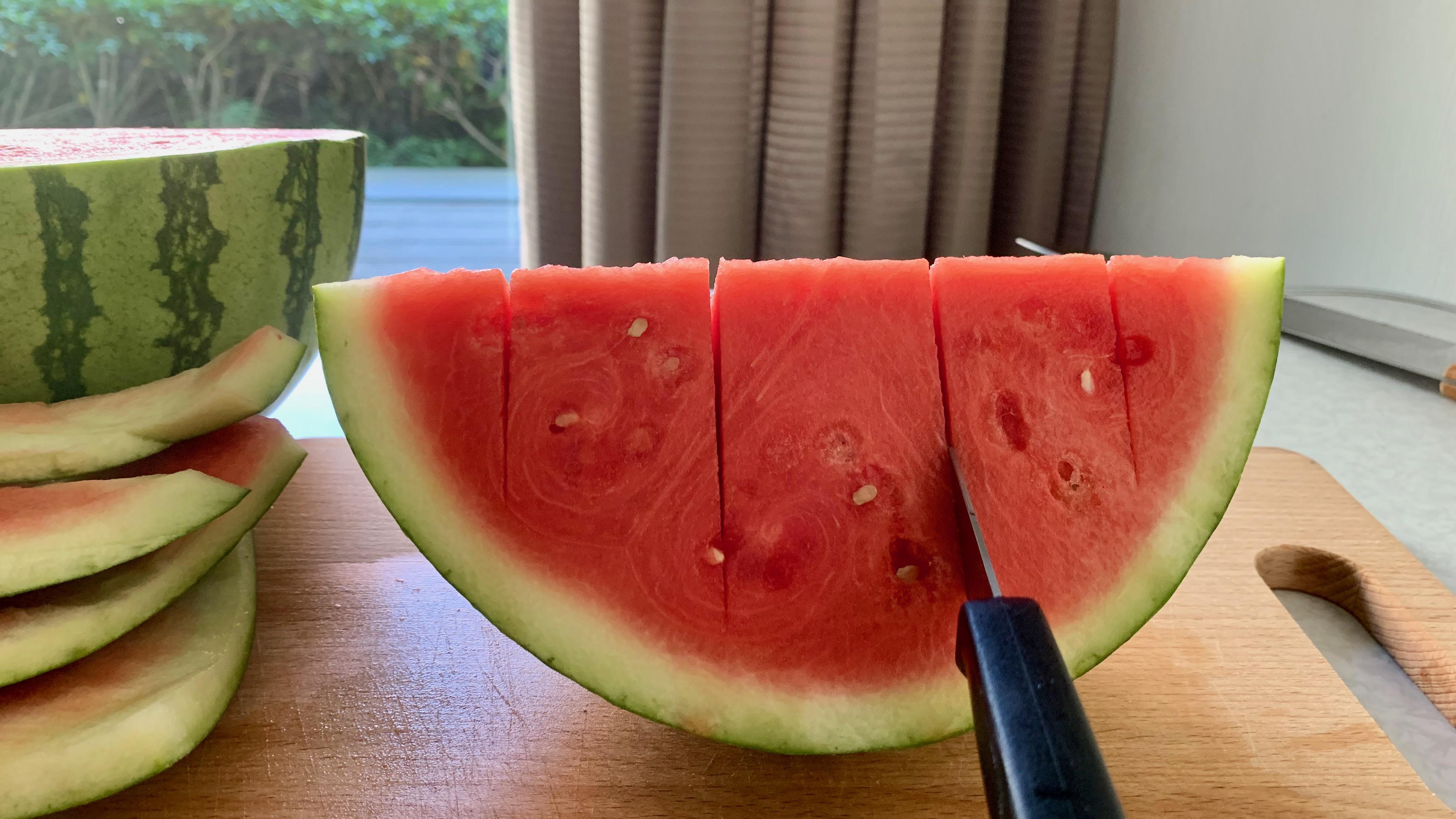 how-to-cut-a-watermelon-3.jpeg