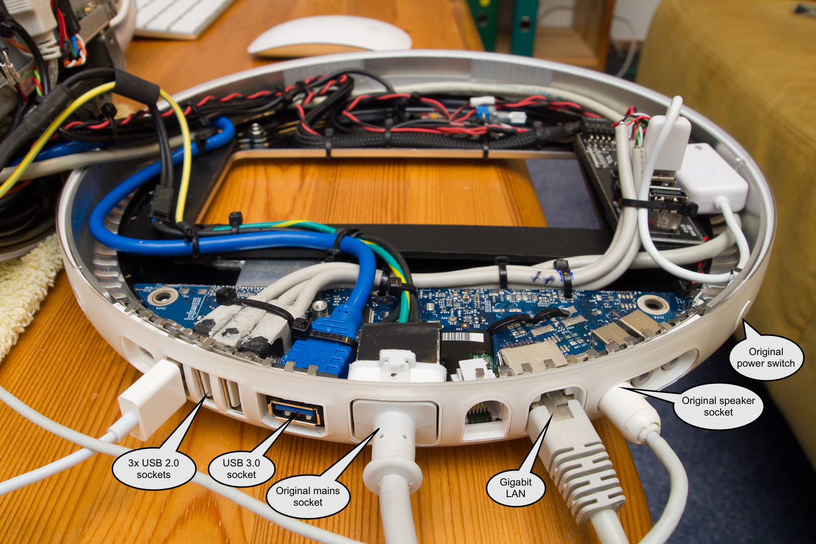 iMac G4 finalized connectors.jpg