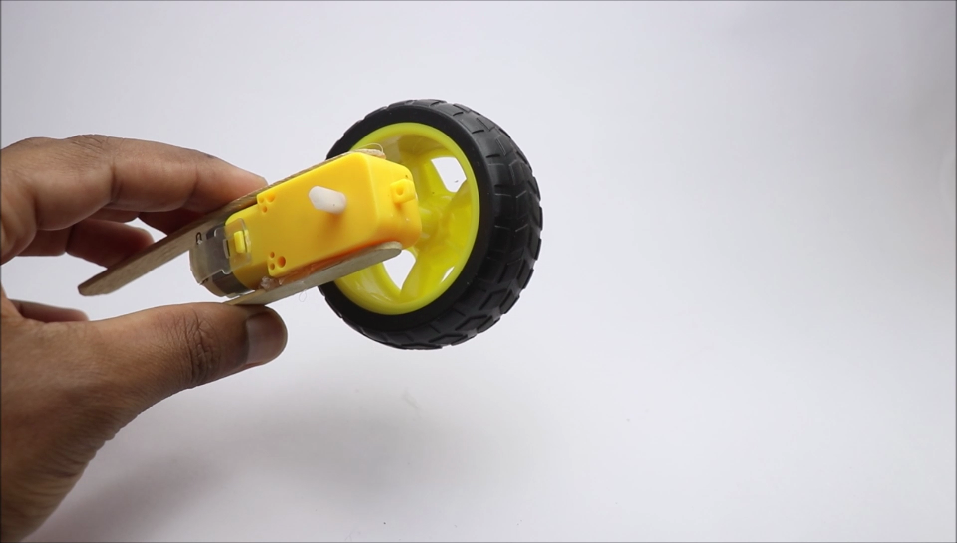 make smartphone controlled car (42).png