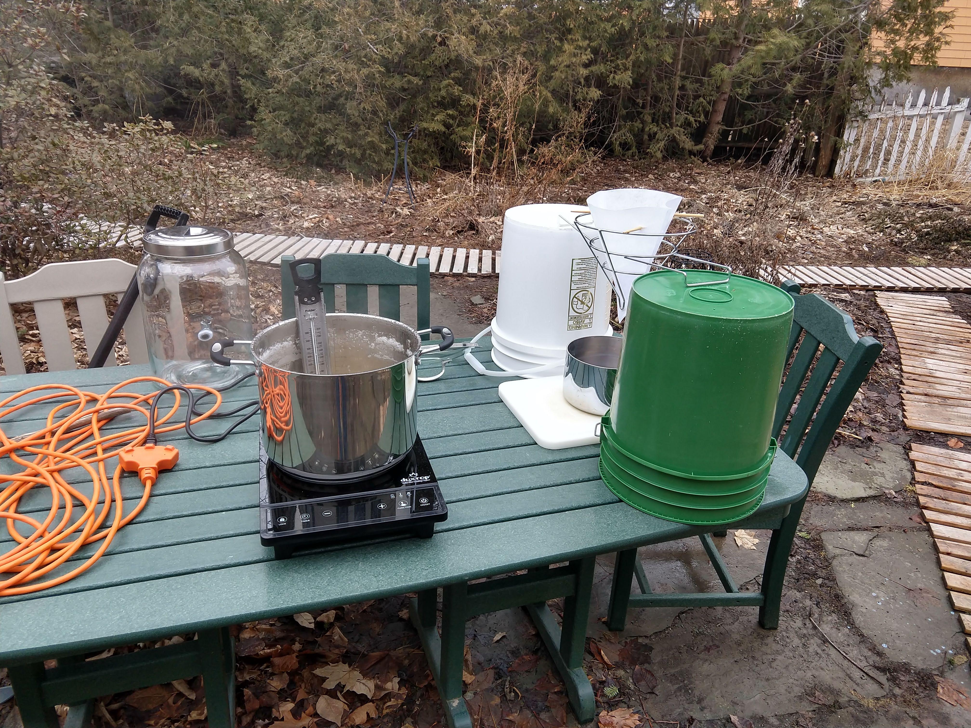 maple-sap-boiling-setup_HDR.jpg